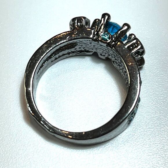 Blue Rhinestone Ring Size 6.75 Gunmetal Gray Plated Goth Gothic Studded - Picture 14 of 15